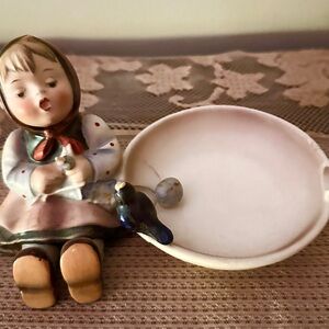 Hummel Ashtray of Little Girl Knitting